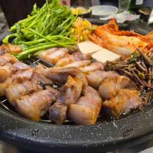 김치굽는삼겹살 사진 1