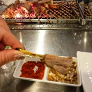 양다리걸쳤네 사진