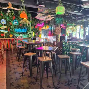 더클리프 대표 사진