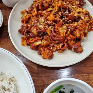 보리쭈꾸미볶음해물갈비떡찜 사진