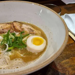 멘야 타마시 사진