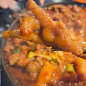 크라운닭발 대표 사진