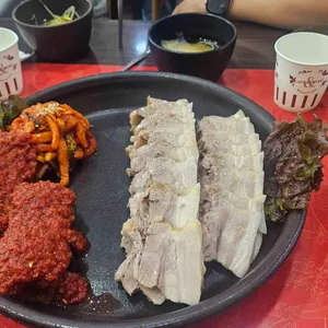 항아리보쌈 돌돌이김치본점 사진 1