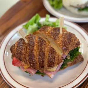 비플레이트 바이 브라운브레드 대표 사진