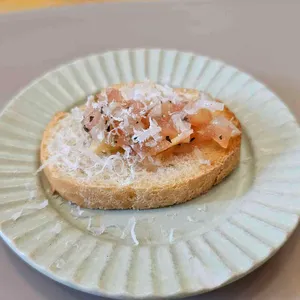 더블유함바그 사진