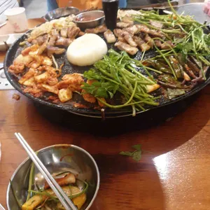 미나리고사리 솥뚜껑삼겹살 사진