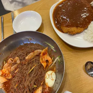 왕돈까스 왕냉면 사진