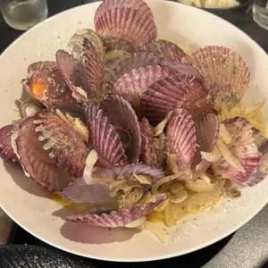 어테이너블 대표 사진