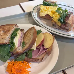 선셋스위밍 샌드위치 사진