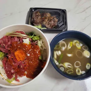 육회바른연어 대표 사진