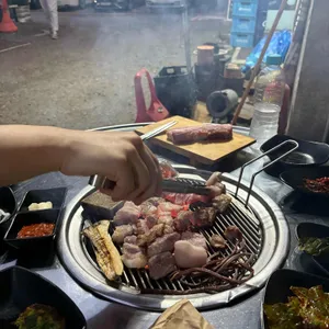 옥돼지 연탄구이 사진