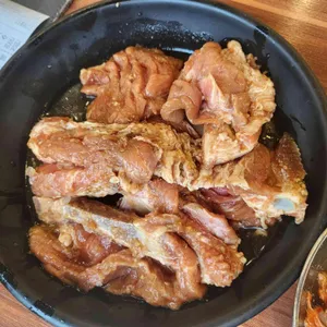 갈비본질 프리미엄 사진 1