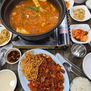 옛날생돼지김치찌개 사진