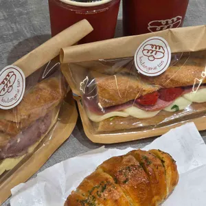 블랑제리 탄 사진