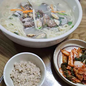 들깨앤바지락칼국수 사진 1