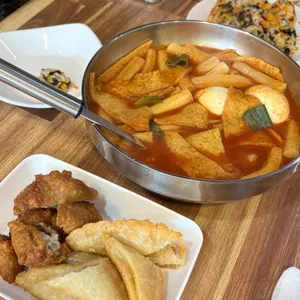 신촌맛집 떡볶이돈까스 사진