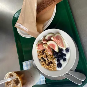 엠오더블유 대표 사진