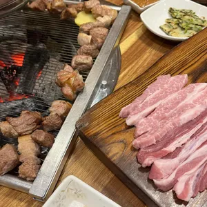 솔방구리삼겹살 리뷰 사진