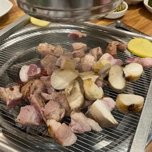 솔방구리삼겹살 대표 사진