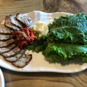 한방보쌈 초계국수 사진 1