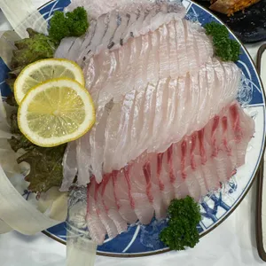 돌고래횟집 사진 2