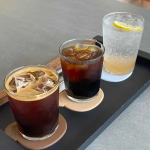 인디파사드 사진 1