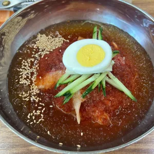 고래밀면 사진 1