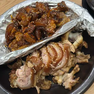 깔꾸리족발보쌈국수 사진