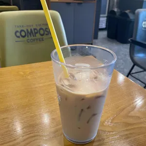 컴포즈커피 사진