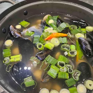 오늘도 보쌈 칼국수 사진 1