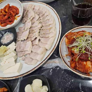 오늘도 보쌈 칼국수 사진