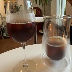 에이오에프 사진 1