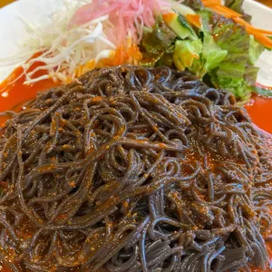 평화육남매왕족발 사진