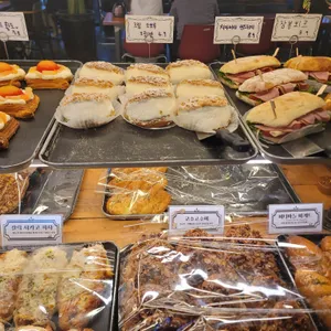 더티 트렁크 리뷰 사진