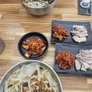 김경자원조 손칼국수보쌈 사진 1