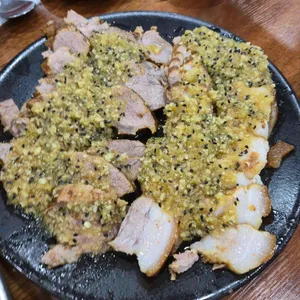 장수마늘보쌈 사진 2