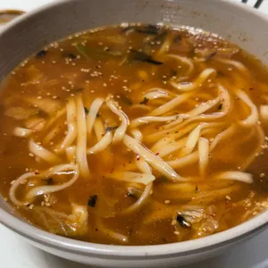 도자기에국시한그릇 사진