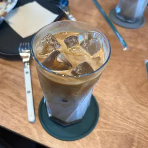 카페 수목 사진