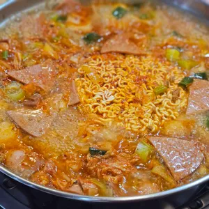 놀부부대찌개 사진