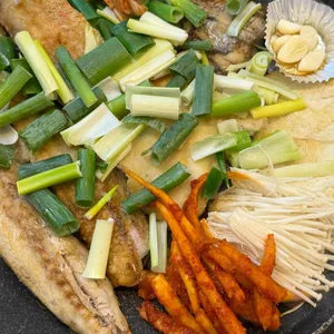 솥뚜껑 생선구이 사진