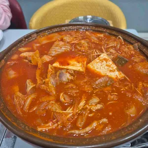 썸타는 고기와 생선 사진