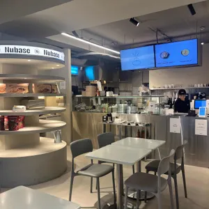 누베이스 리뷰 사진