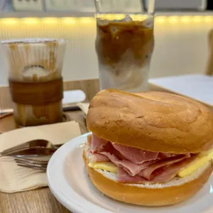 어클락 대표 사진