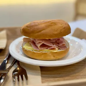 어클락 대표 사진