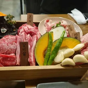 육싸롱 사진