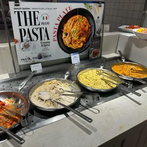 애슐리퀸즈 사진