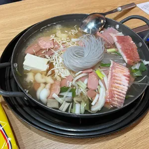 김뚜껑 부대찌개 사진