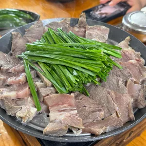 나랏님장작불곰탕 사진