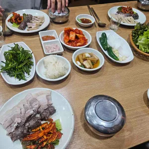 밀양돼지국밥 사진