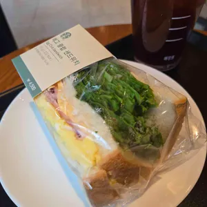 스타벅스 대표 사진